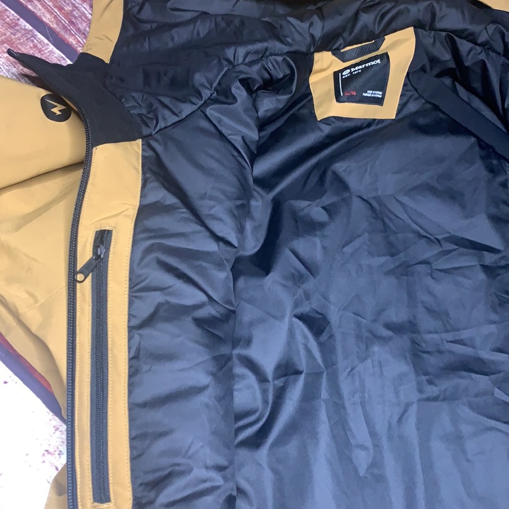❌SOLD OUT Marmot Refuge Insulated Jacket - Picture 3 of 16